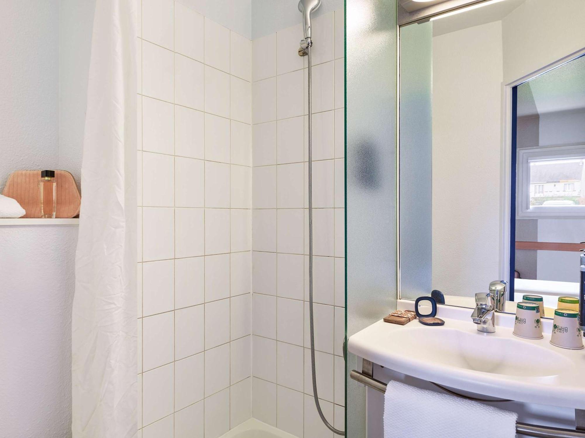 Ibis Budget Versailles Chateau Saint Cyr L'Ecole Exterior photo