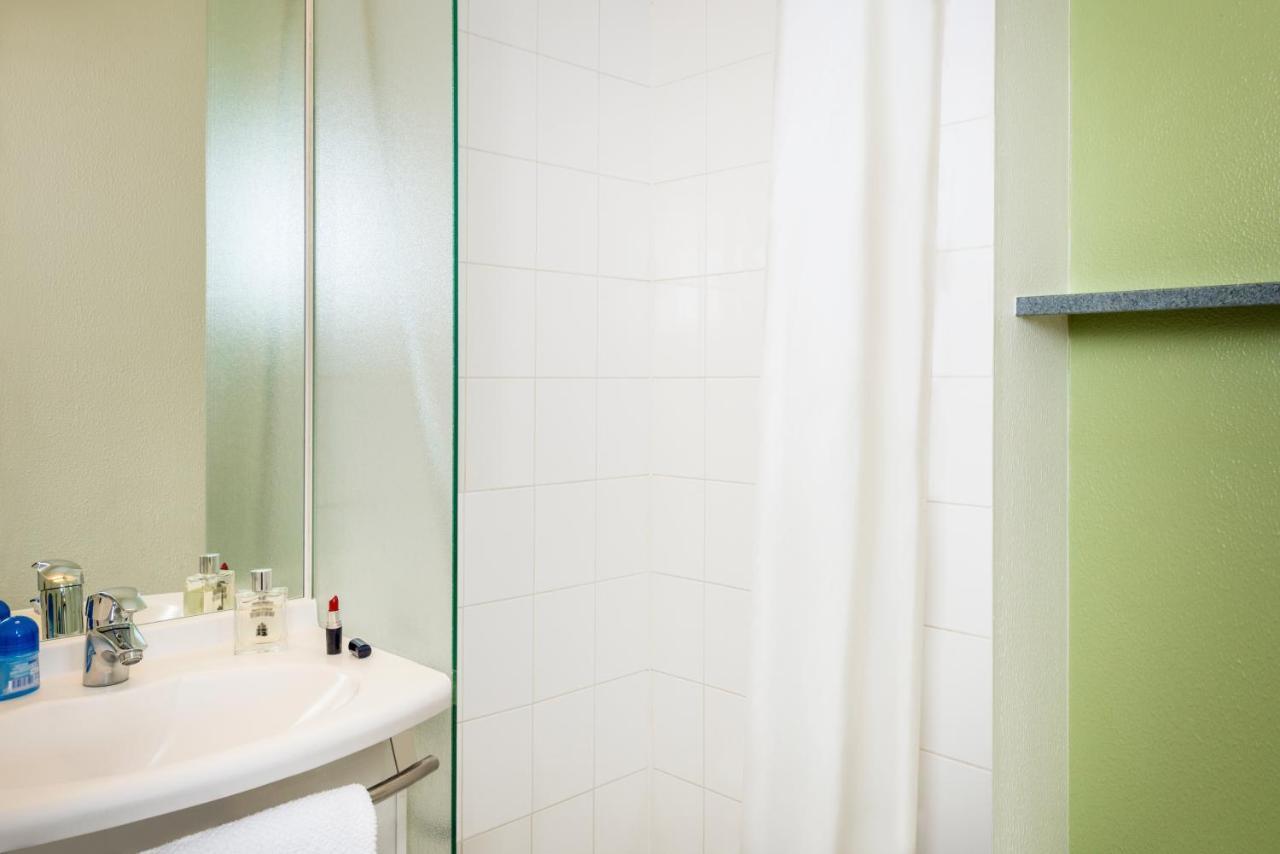 Ibis Budget Versailles Chateau Saint Cyr L'Ecole Exterior photo