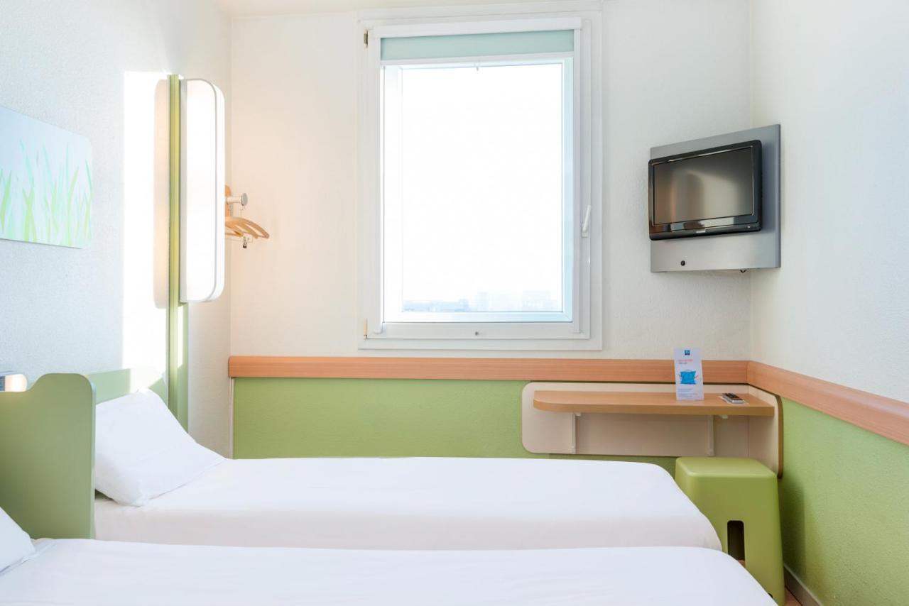 Ibis Budget Versailles Chateau Saint Cyr L'Ecole Exterior photo