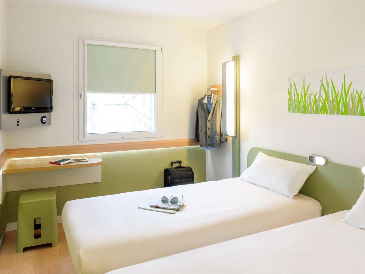 Ibis Budget Versailles Chateau Saint Cyr L'Ecole Exterior photo